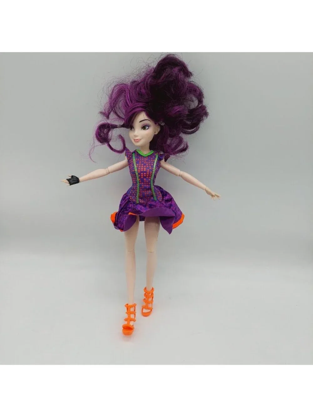 Disney Descendants Mal Neon Lights Ball Isle of the Lost Light Up Doll works